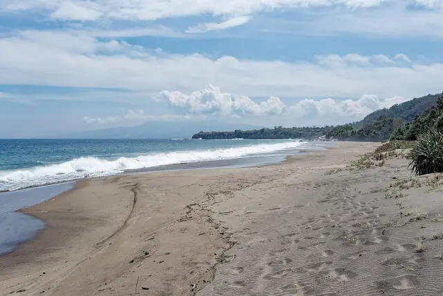 Flores Island Indonesia: where it is, how big it is and why it matters